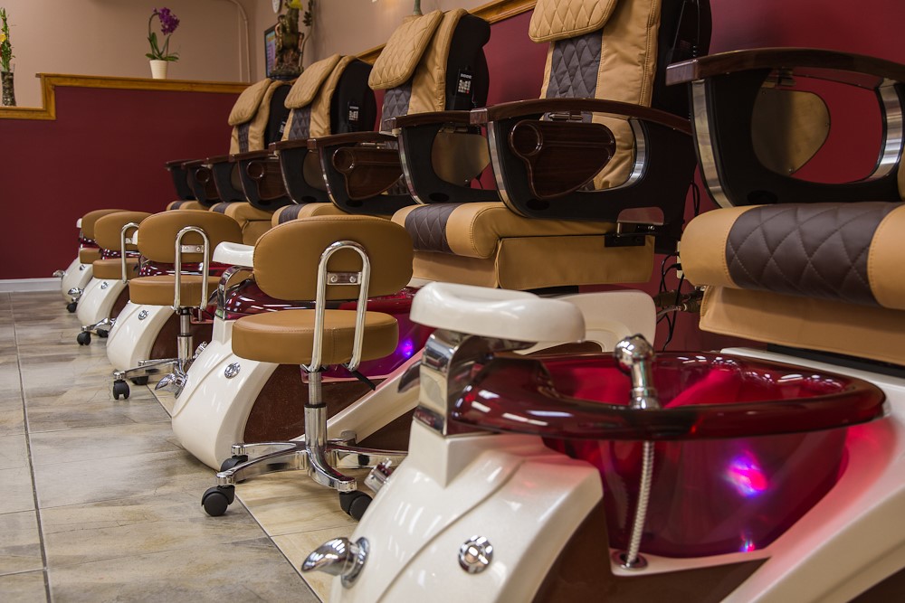 NEW VS USED Pedicure Chairs