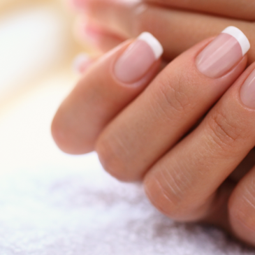 How to become a nail technician in 5 steps